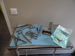 Trousses complètes d’instruments chirurgicaux